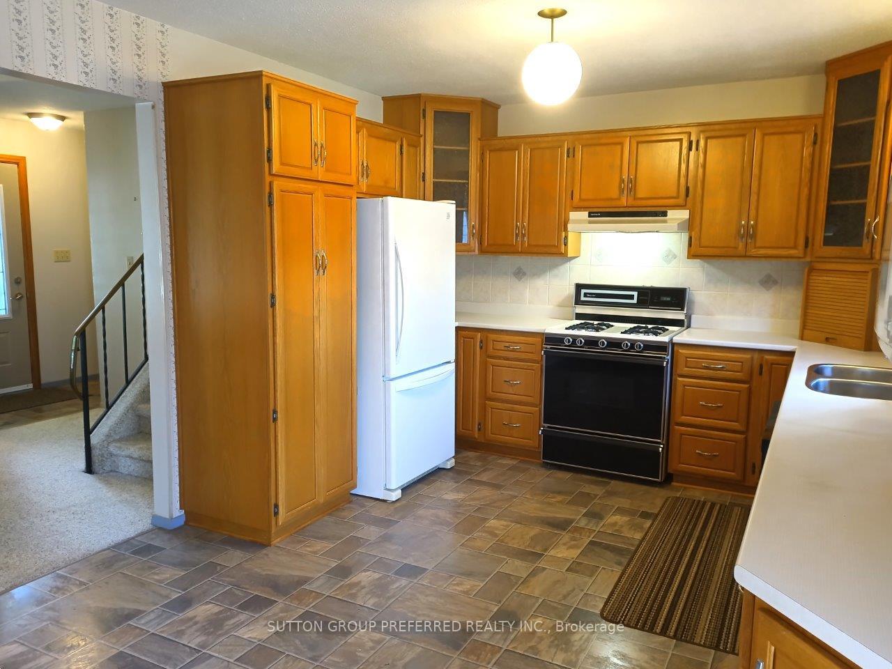 Photo 9 of 566 Albert Boulevard, St. Clair — HOMEH