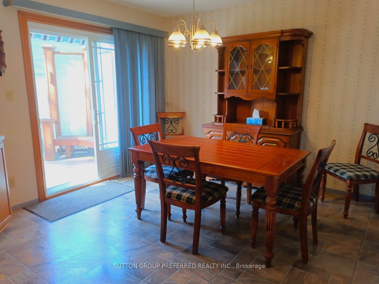 Photo 11 of 566 Albert Boulevard, St. Clair — HOMEH