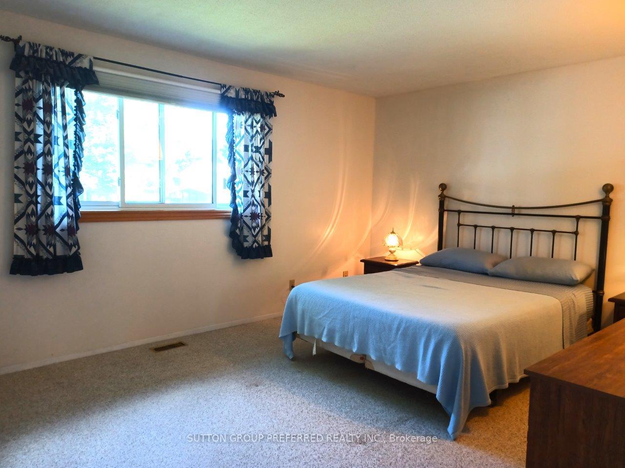 Photo 12 of 566 Albert Boulevard, St. Clair — HOMEH