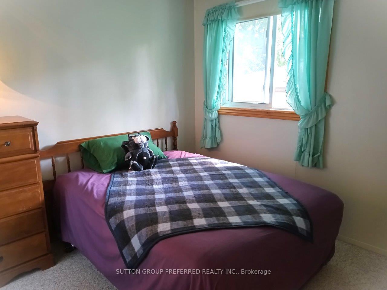 Photo 14 of 566 Albert Boulevard, St. Clair — HOMEH