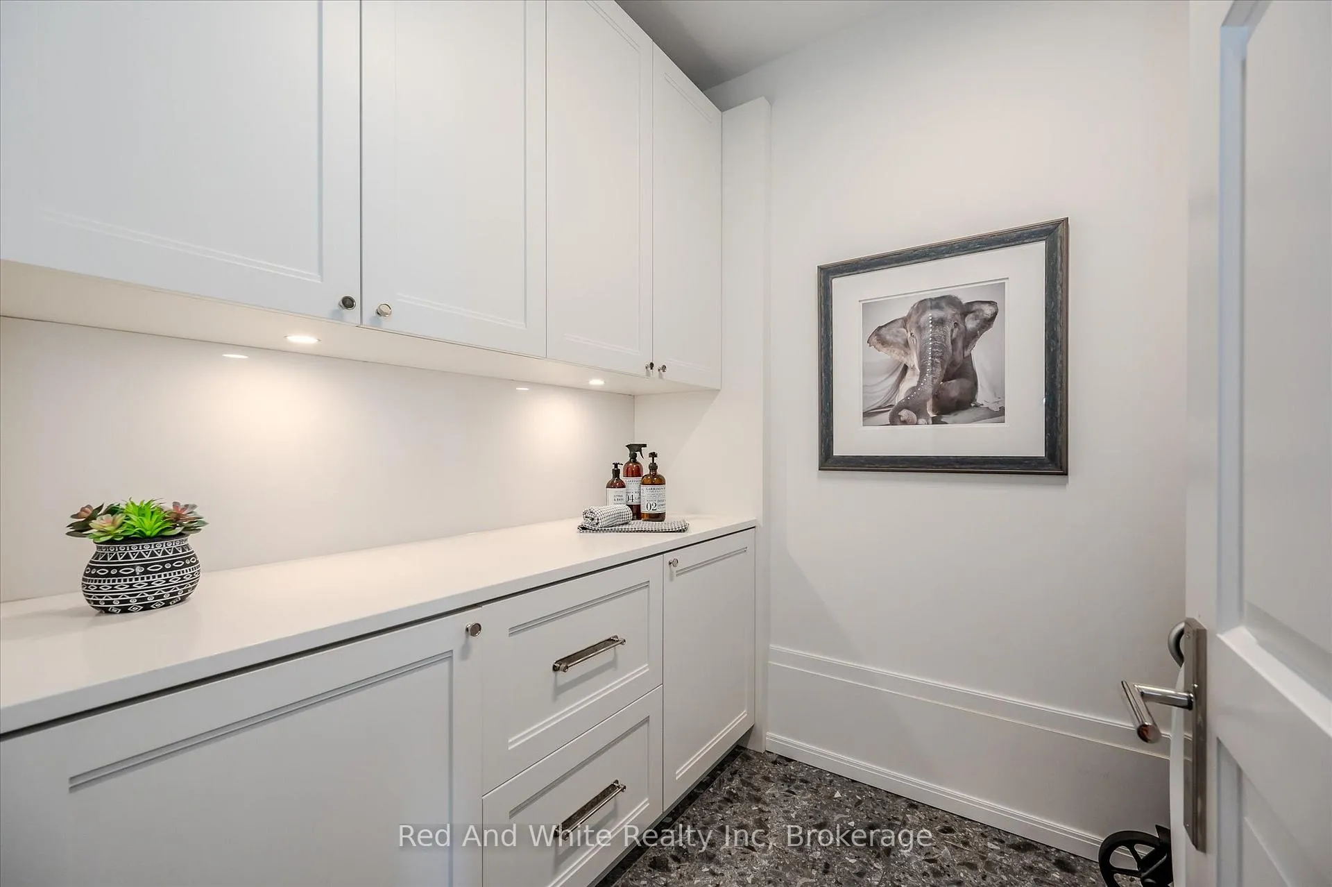 Photo 31 of Unit 308, 19 Guelph Avenue, Cambridge, Hespeler Village — HOMEH