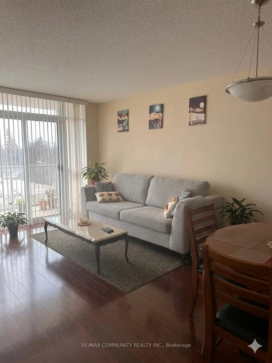 Photo 5 of Unit 512, 3650 Kingston Road, Scarborough, Scarborough Village — HOMEH