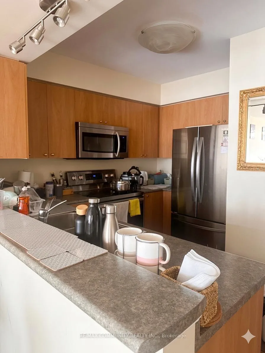 Photo 6 of Unit 512, 3650 Kingston Road, Scarborough, Scarborough Village — HOMEH