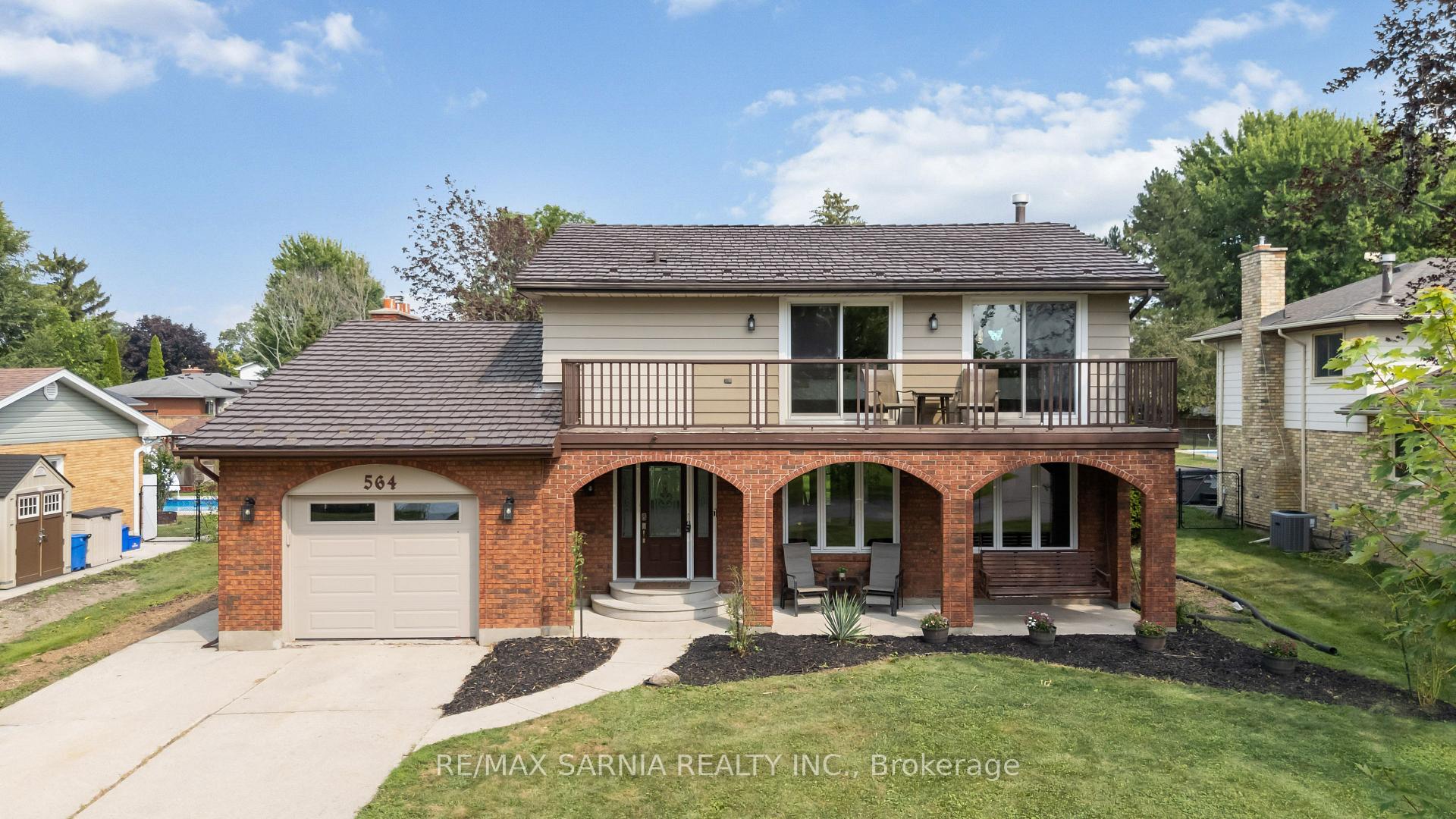 Photo 1 of 564 Riverside Drive, St. Clair — HOMEH