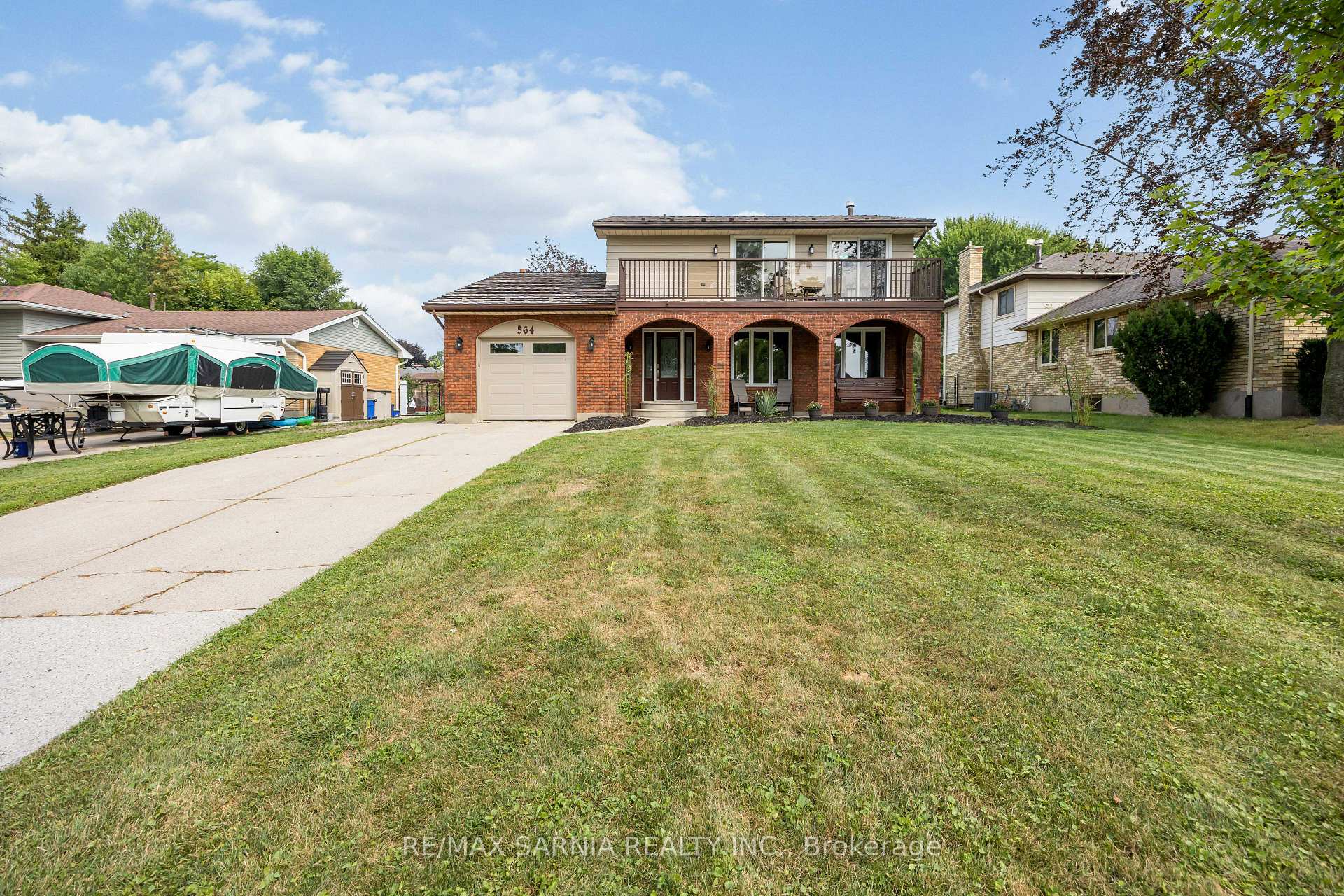 Photo 2 of 564 Riverside Drive, St. Clair — HOMEH