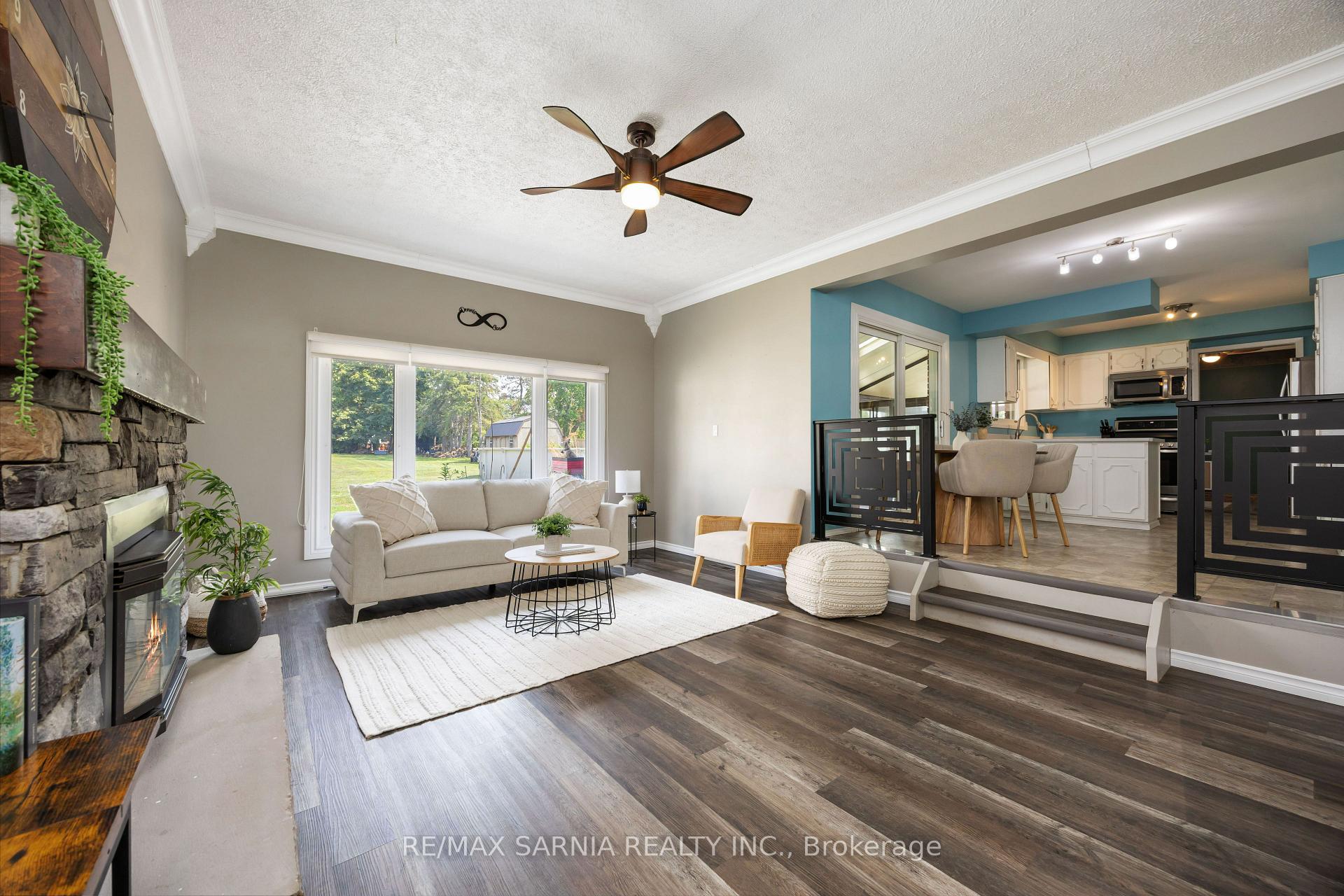 Photo 5 of 564 Riverside Drive, St. Clair — HOMEH