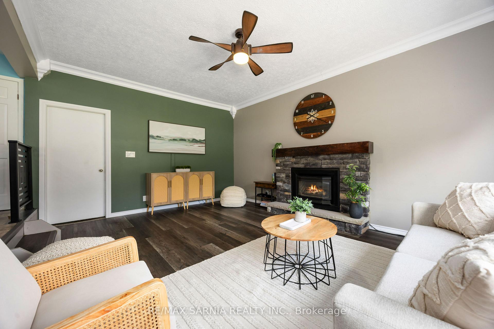 Photo 7 of 564 Riverside Drive, St. Clair — HOMEH