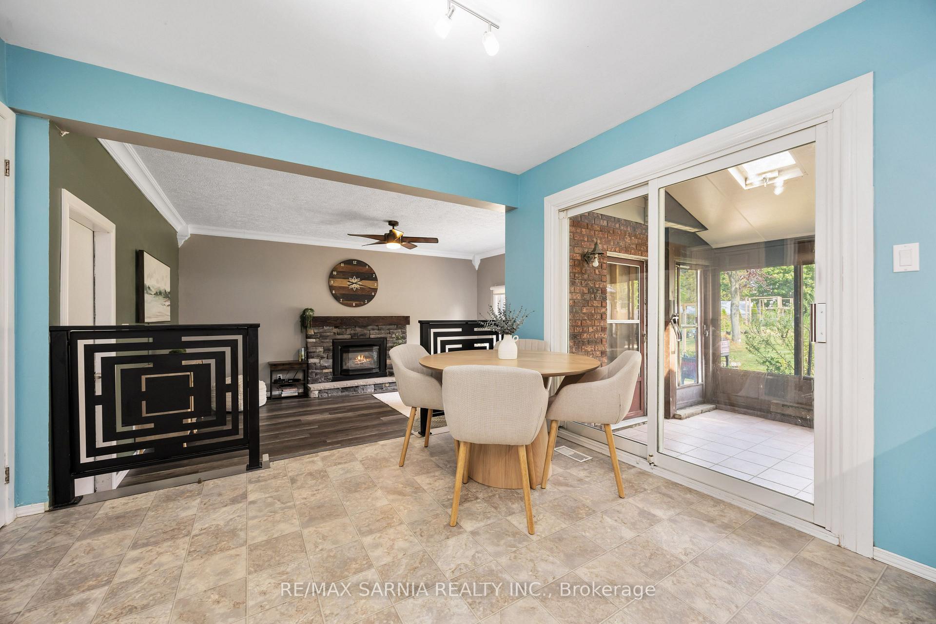 Photo 8 of 564 Riverside Drive, St. Clair — HOMEH