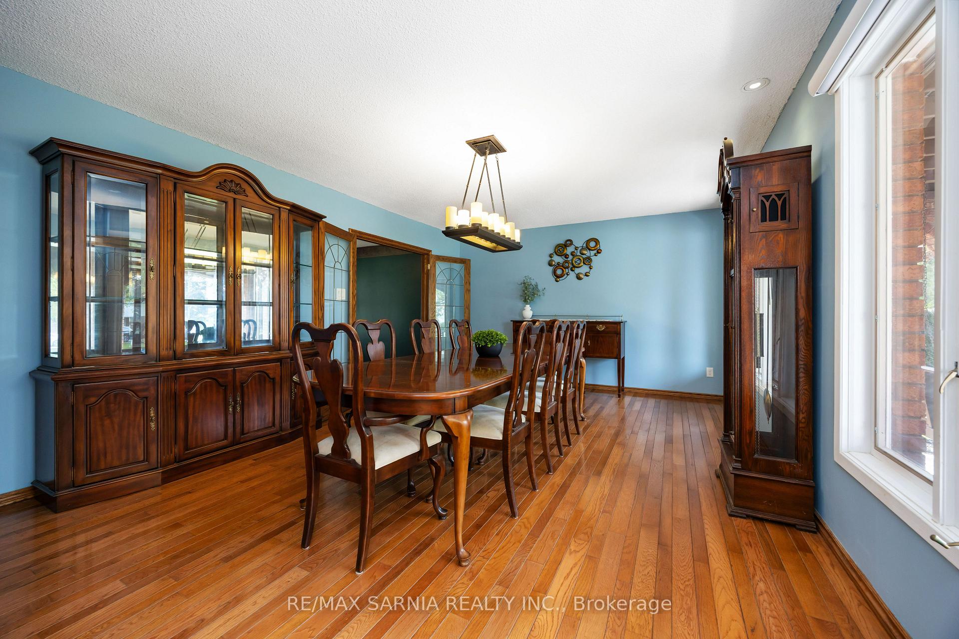 Photo 12 of 564 Riverside Drive, St. Clair — HOMEH