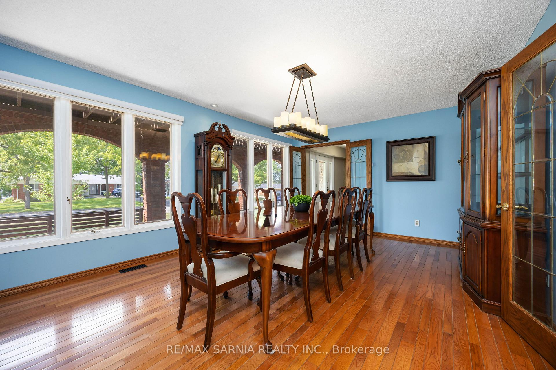 Photo 13 of 564 Riverside Drive, St. Clair — HOMEH