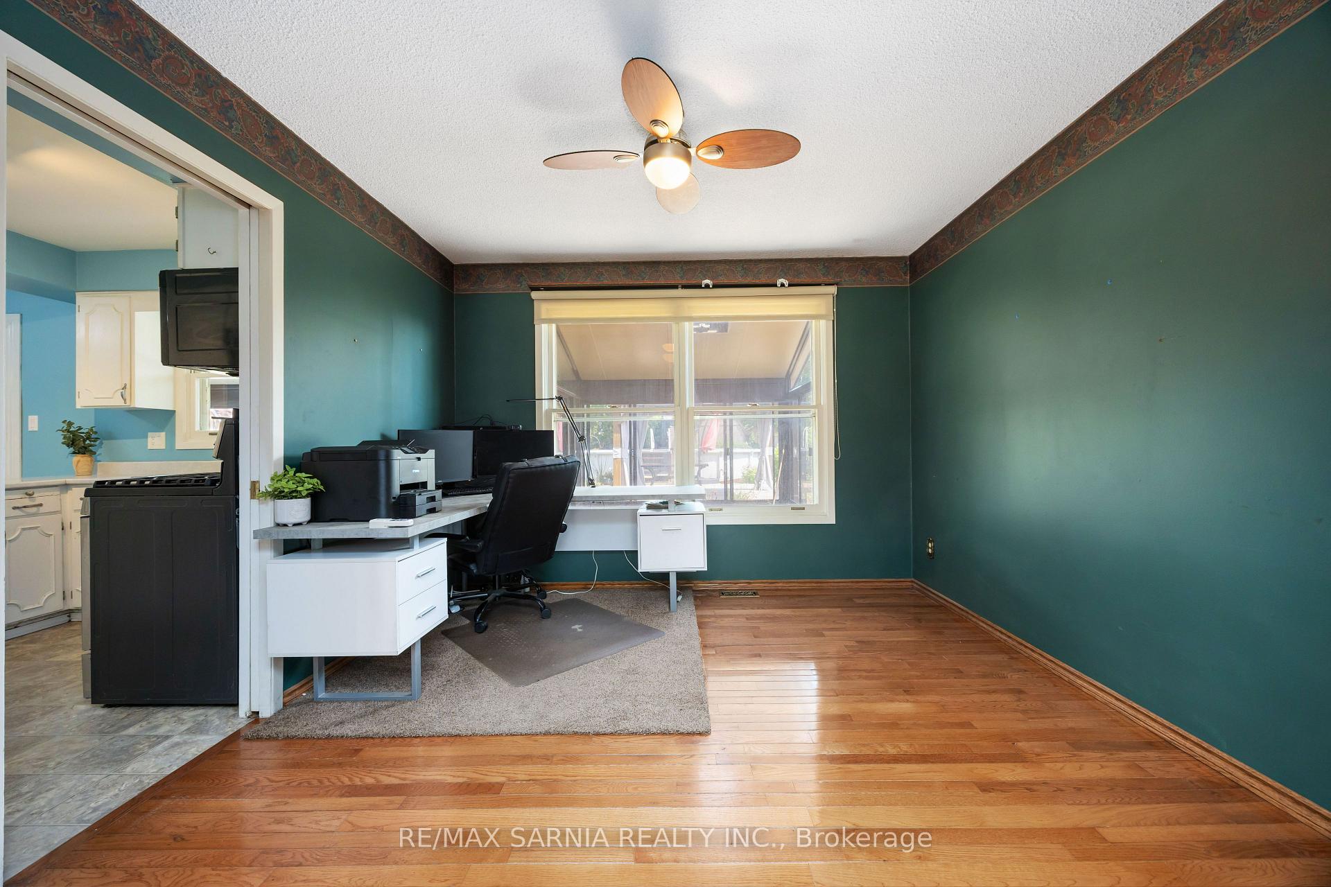 Photo 16 of 564 Riverside Drive, St. Clair — HOMEH
