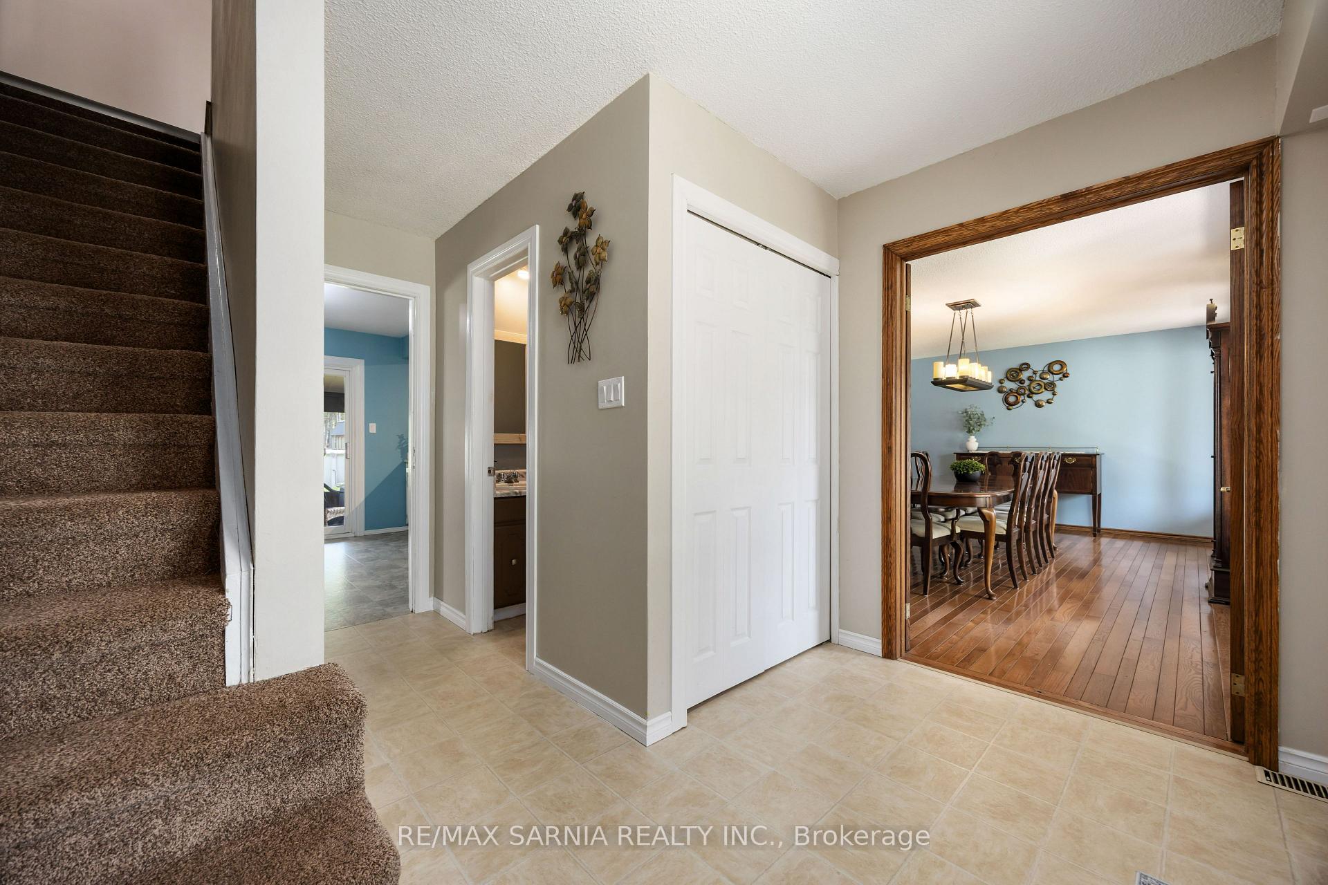 Photo 20 of 564 Riverside Drive, St. Clair — HOMEH
