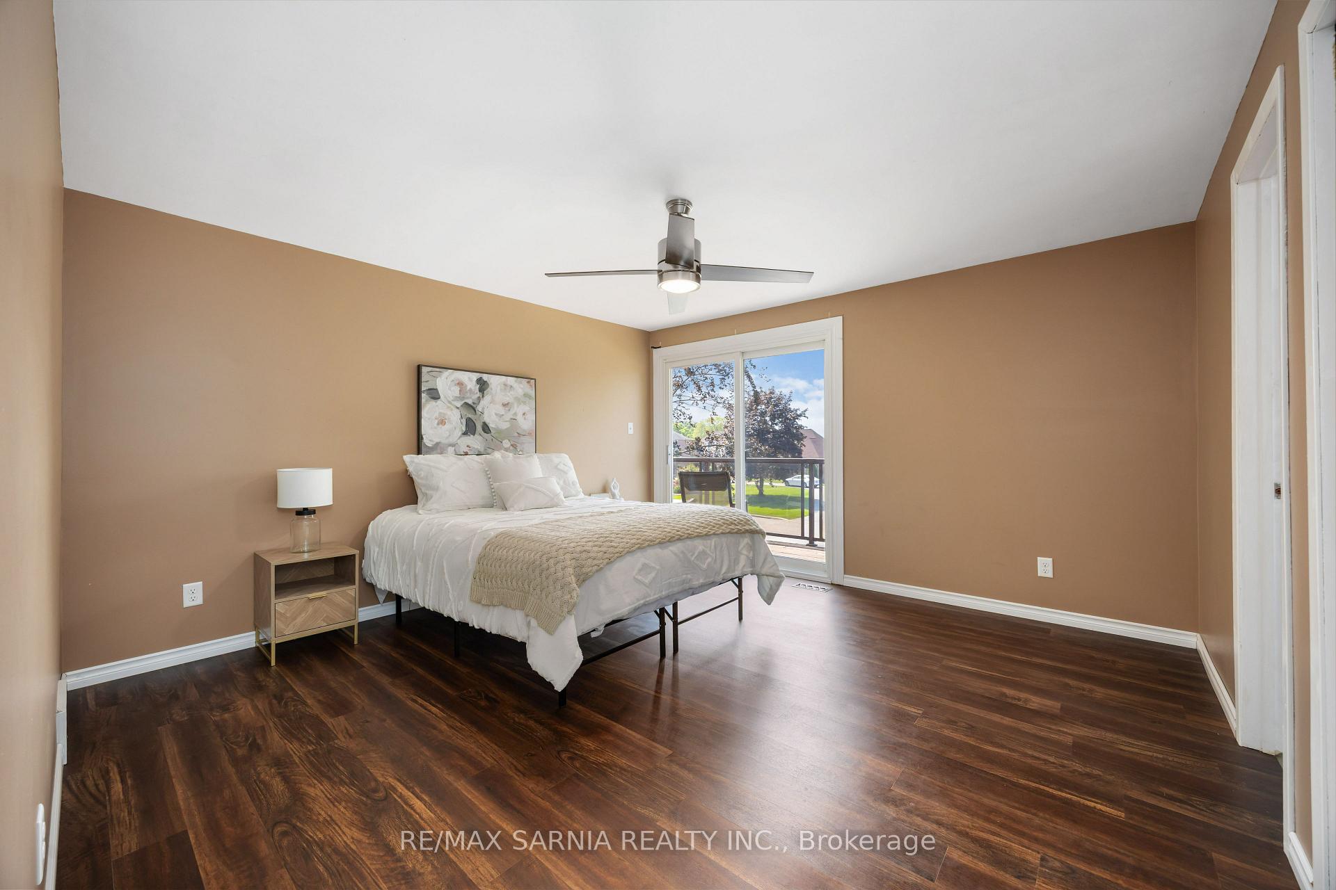 Photo 23 of 564 Riverside Drive, St. Clair — HOMEH