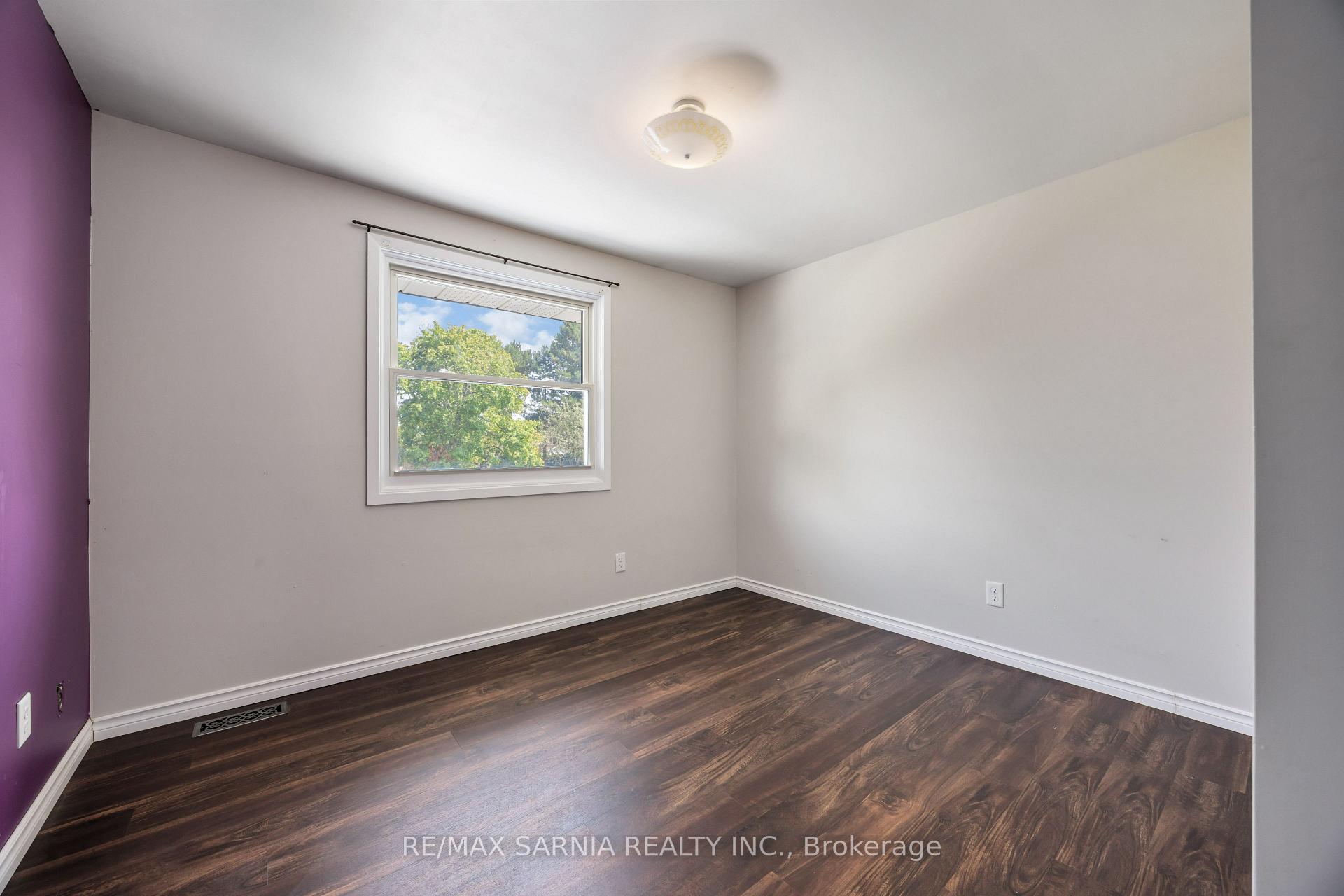 Photo 29 of 564 Riverside Drive, St. Clair — HOMEH