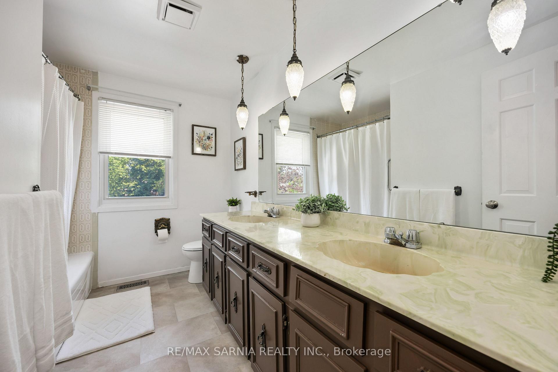 Photo 32 of 564 Riverside Drive, St. Clair — HOMEH