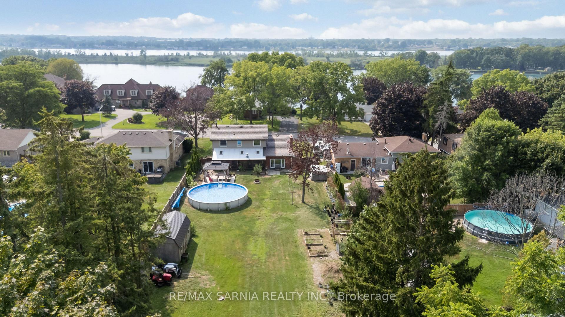 Photo 34 of 564 Riverside Drive, St. Clair — HOMEH