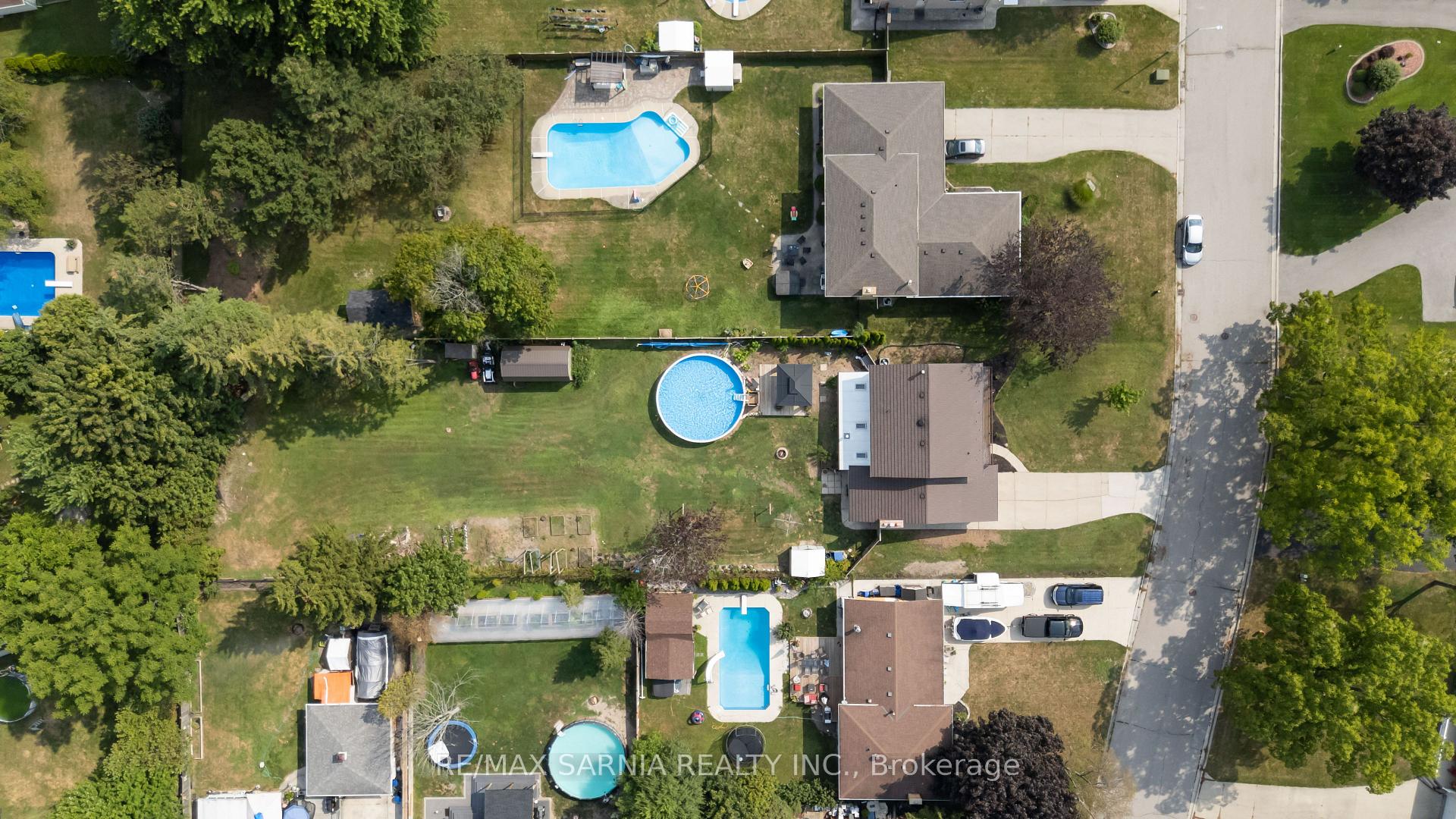 Photo 35 of 564 Riverside Drive, St. Clair — HOMEH