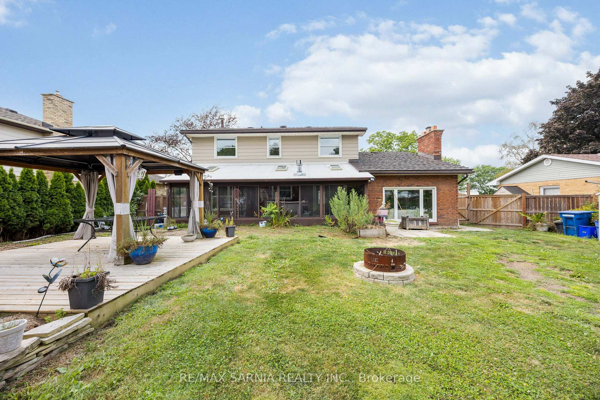 Photo 37 of 564 Riverside Drive, St. Clair — HOMEH