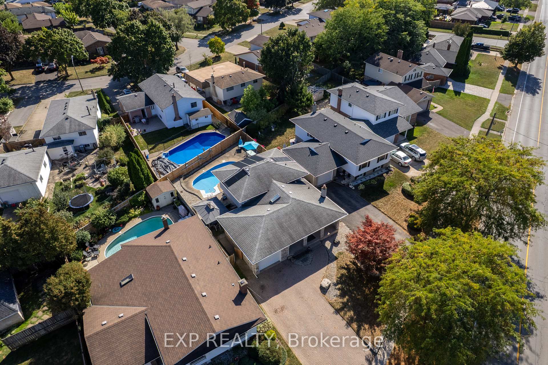 Photo 5 of 494 Scott Street, St. Catharines, Carlton/Bunting — HOMEH