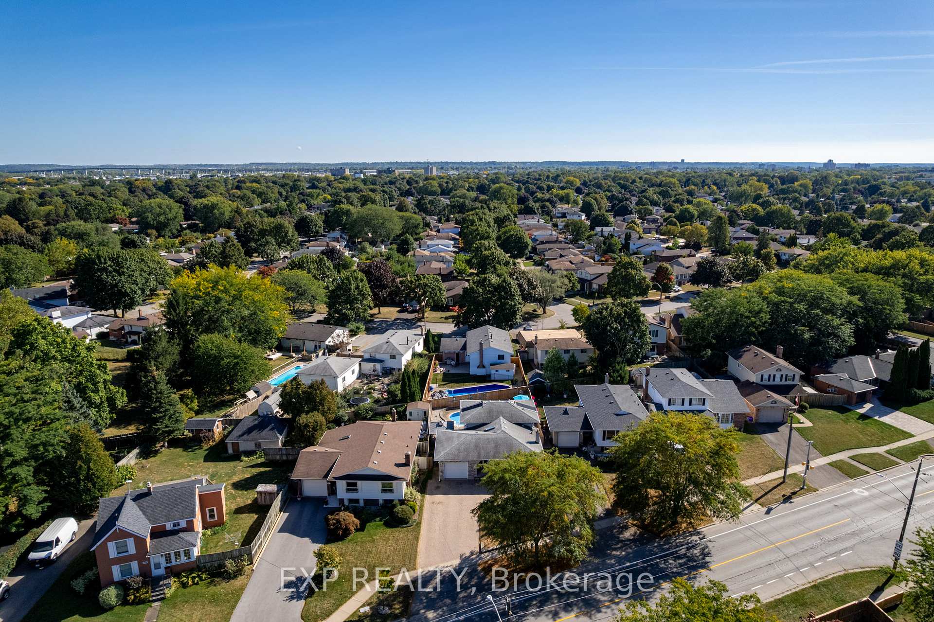 Photo 6 of 494 Scott Street, St. Catharines, Carlton/Bunting — HOMEH