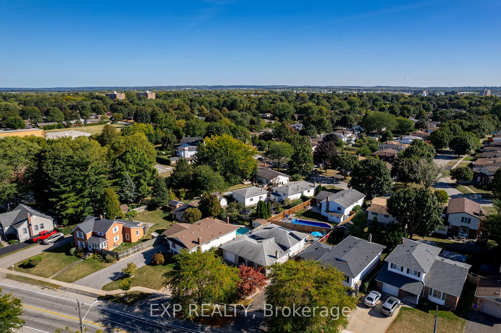 Photo 7 of 494 Scott Street, St. Catharines, Carlton/Bunting — HOMEH