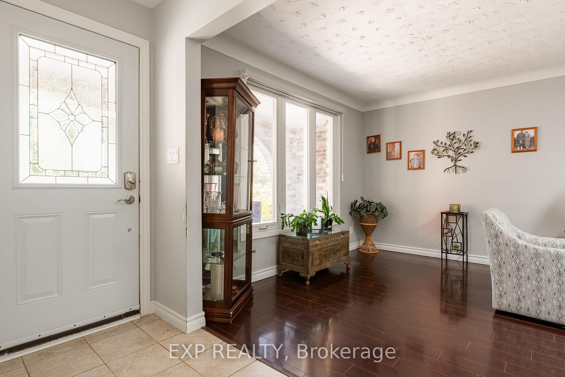 Photo 9 of 494 Scott Street, St. Catharines, Carlton/Bunting — HOMEH