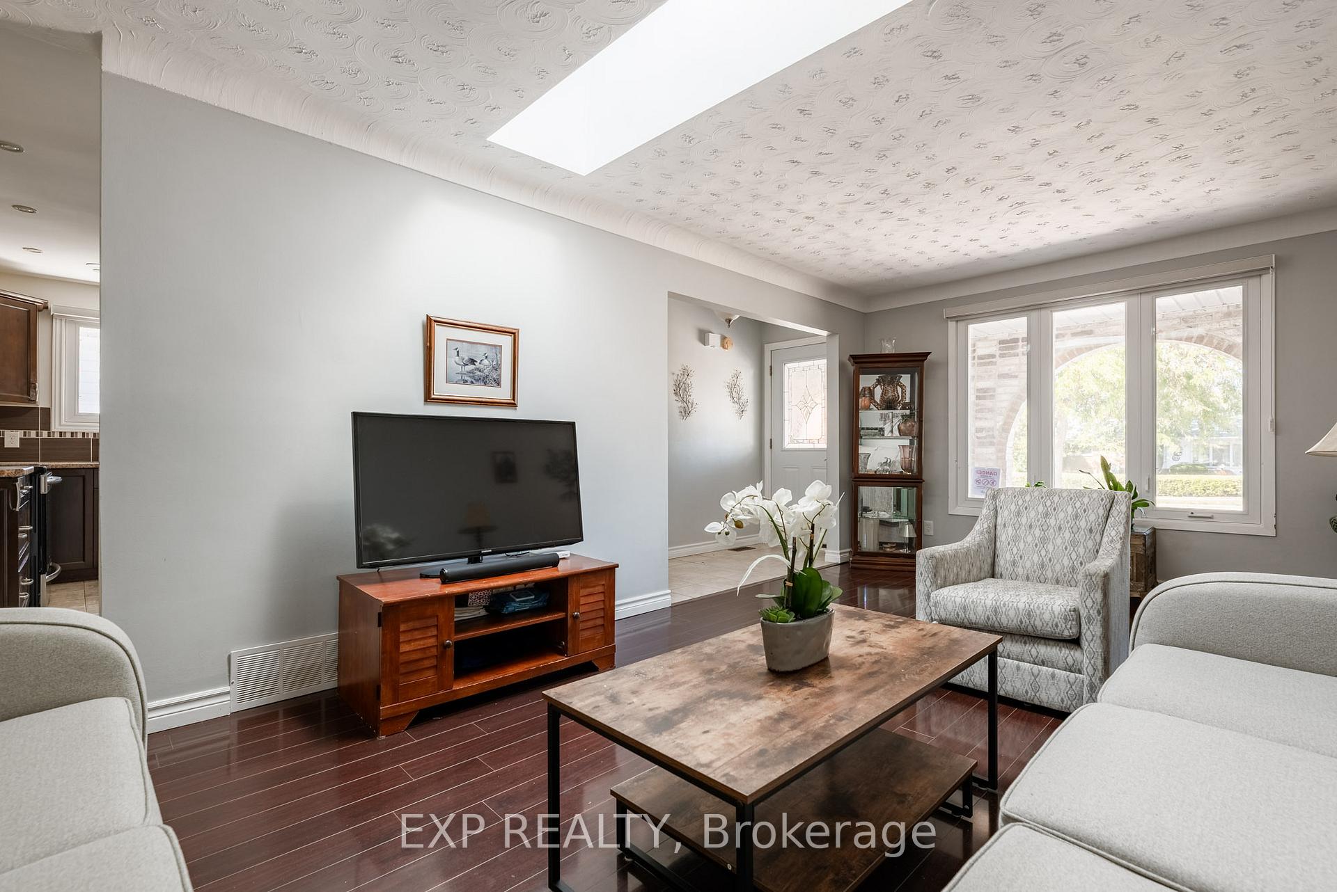 Photo 14 of 494 Scott Street, St. Catharines, Carlton/Bunting — HOMEH