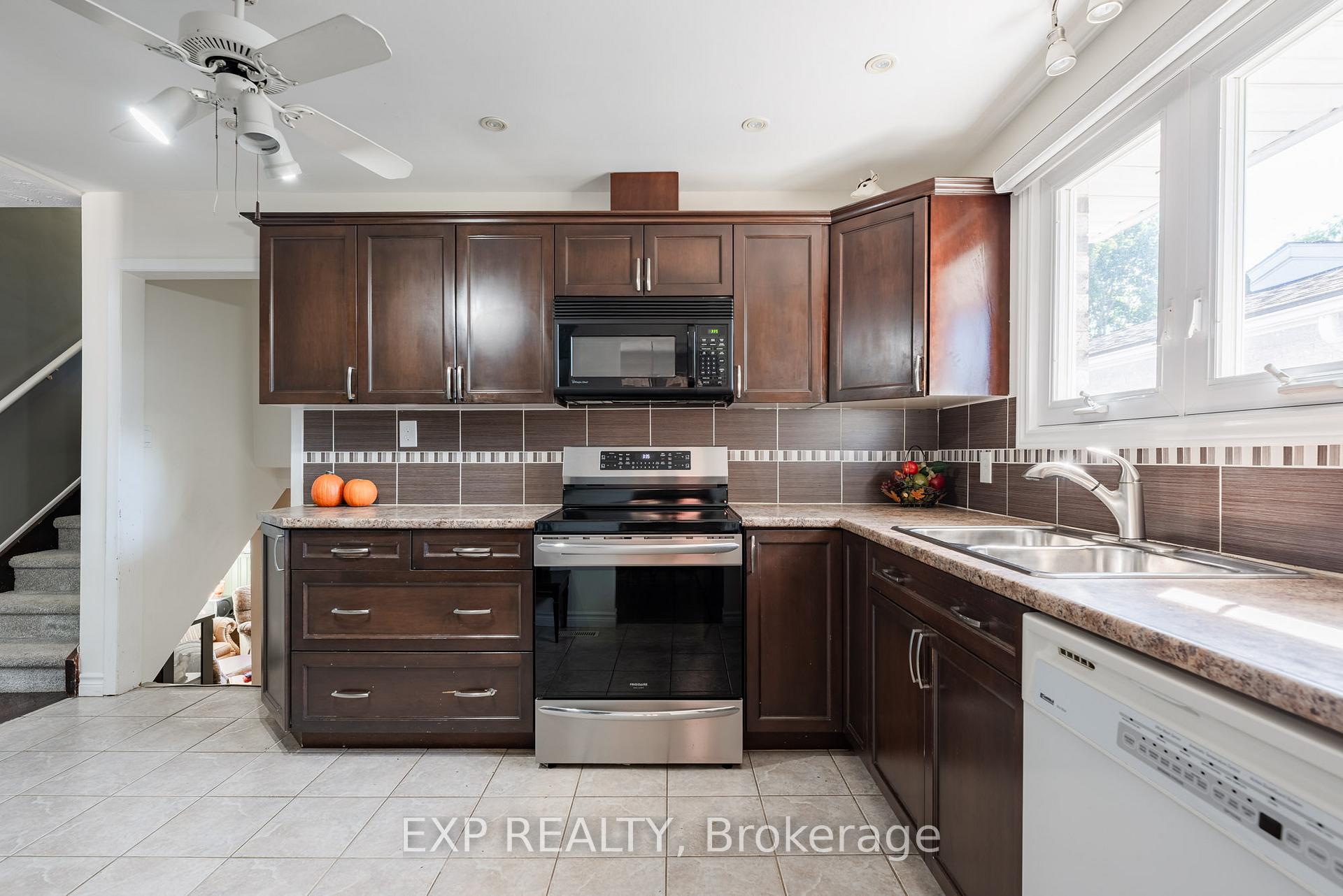 Photo 18 of 494 Scott Street, St. Catharines, Carlton/Bunting — HOMEH
