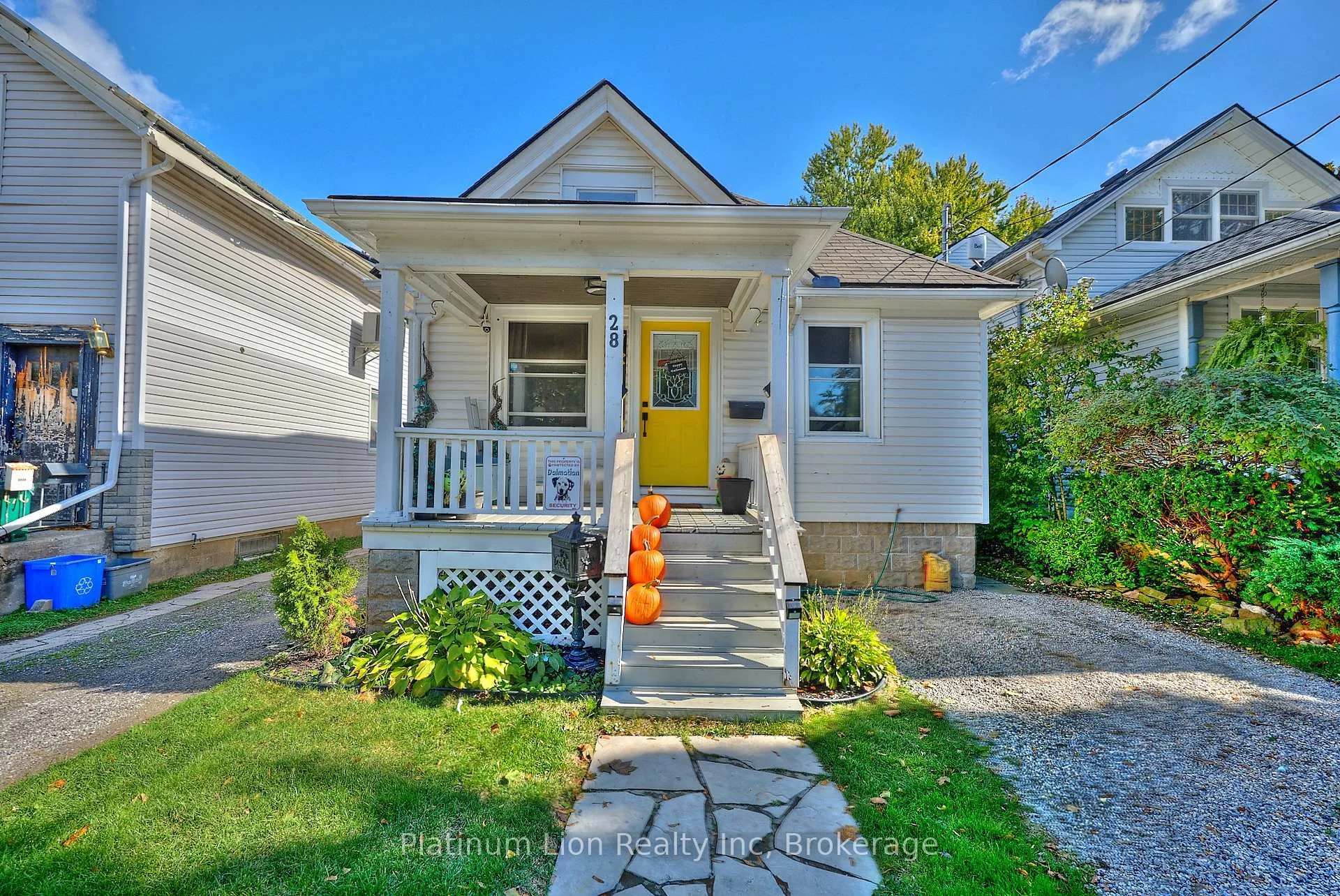 Photo 3 of 28 Haynes Avenue, St. Catharines, E. Chester — HOMEH