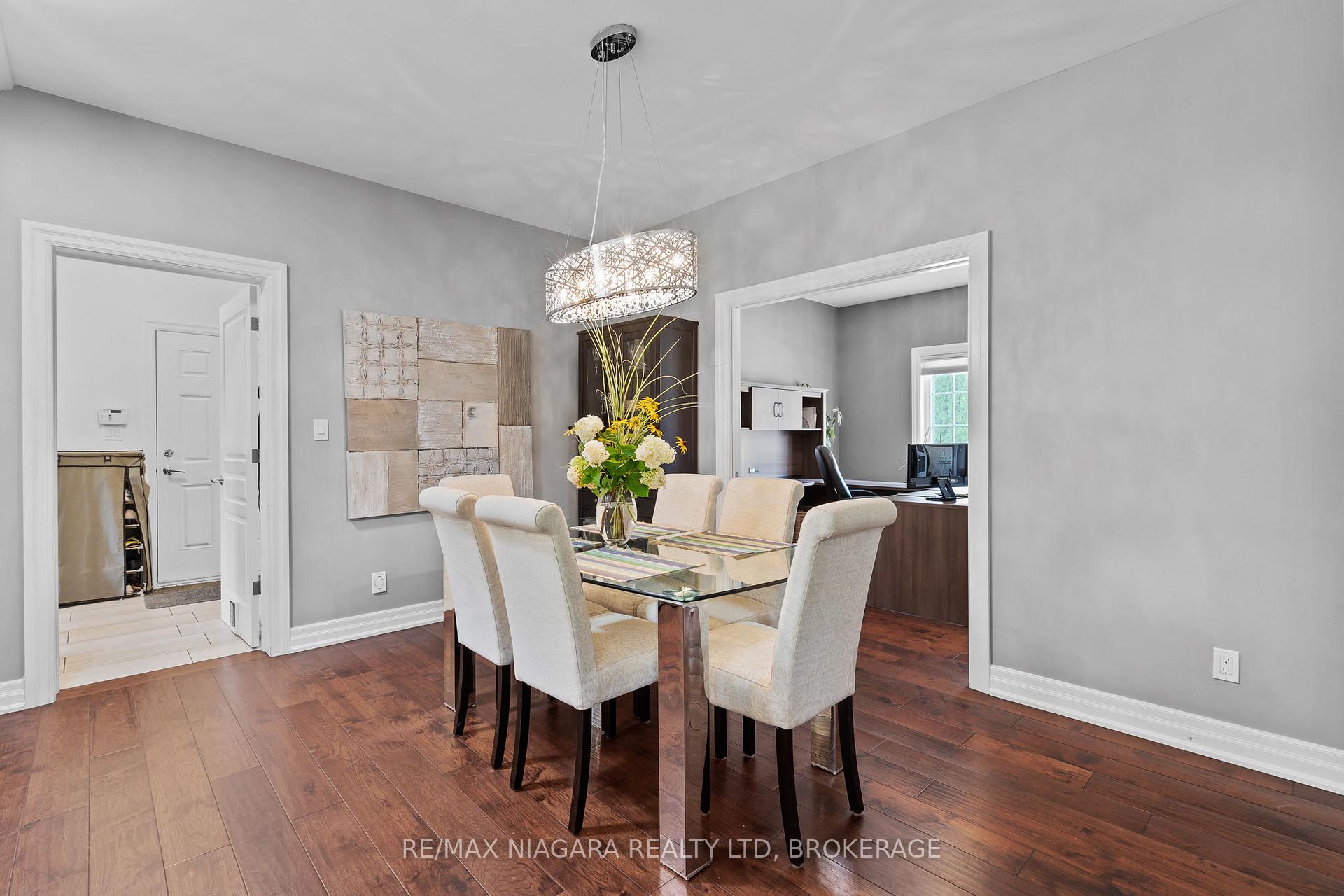Photo 12 of 7 Parklane Crescent, St. Catharines, Glendale/Glenridge — HOMEH