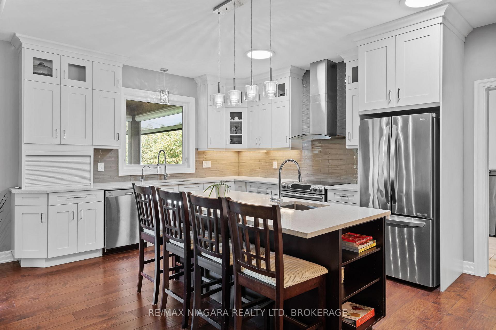 Photo 13 of 7 Parklane Crescent, St. Catharines, Glendale/Glenridge — HOMEH