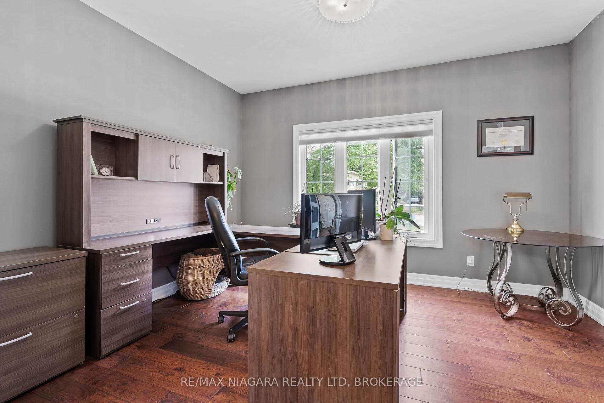 Photo 16 of 7 Parklane Crescent, St. Catharines, Glendale/Glenridge — HOMEH