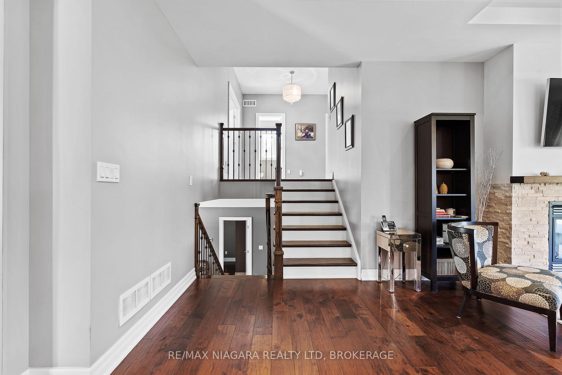 Photo 17 of 7 Parklane Crescent, St. Catharines, Glendale/Glenridge — HOMEH