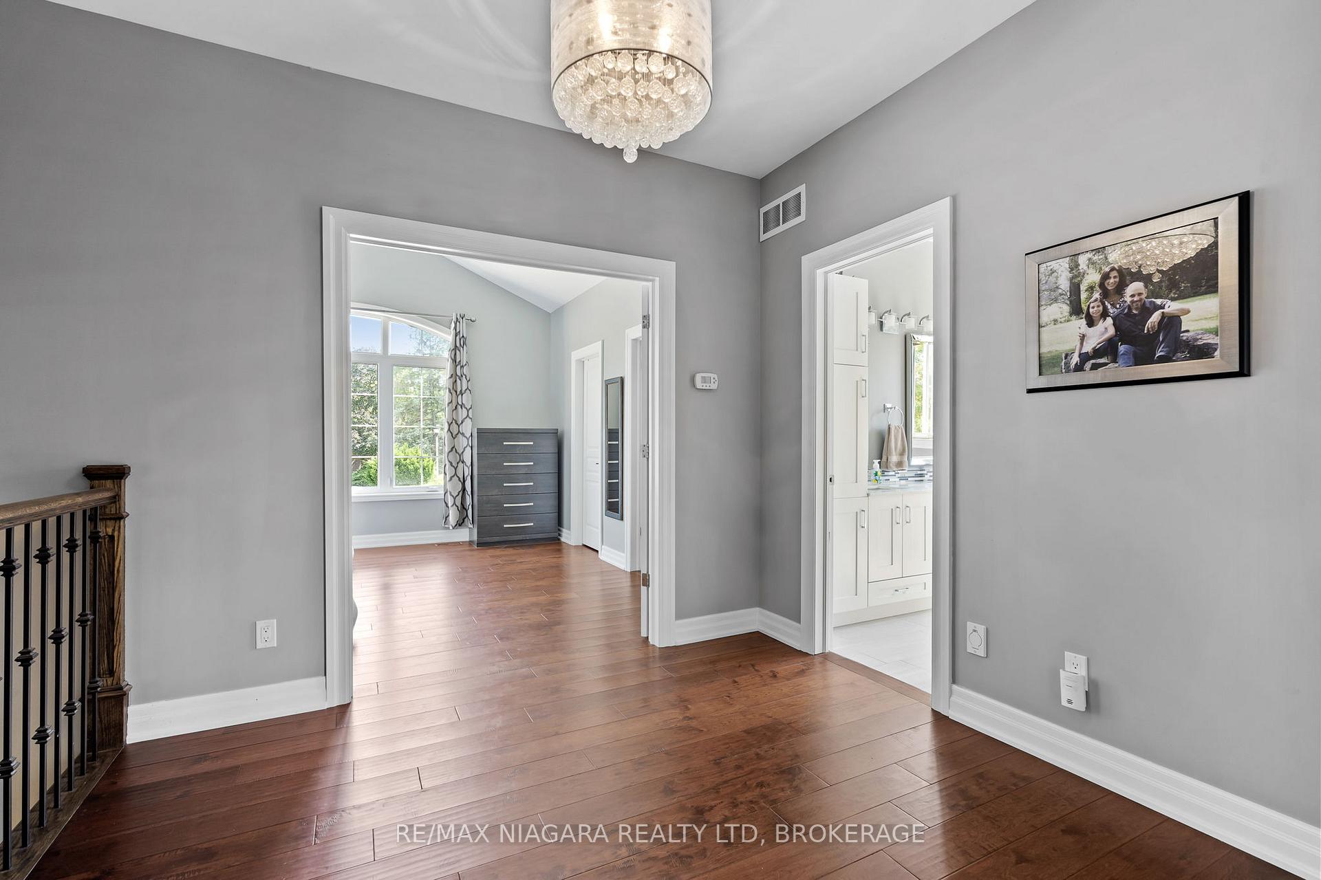 Photo 18 of 7 Parklane Crescent, St. Catharines, Glendale/Glenridge — HOMEH