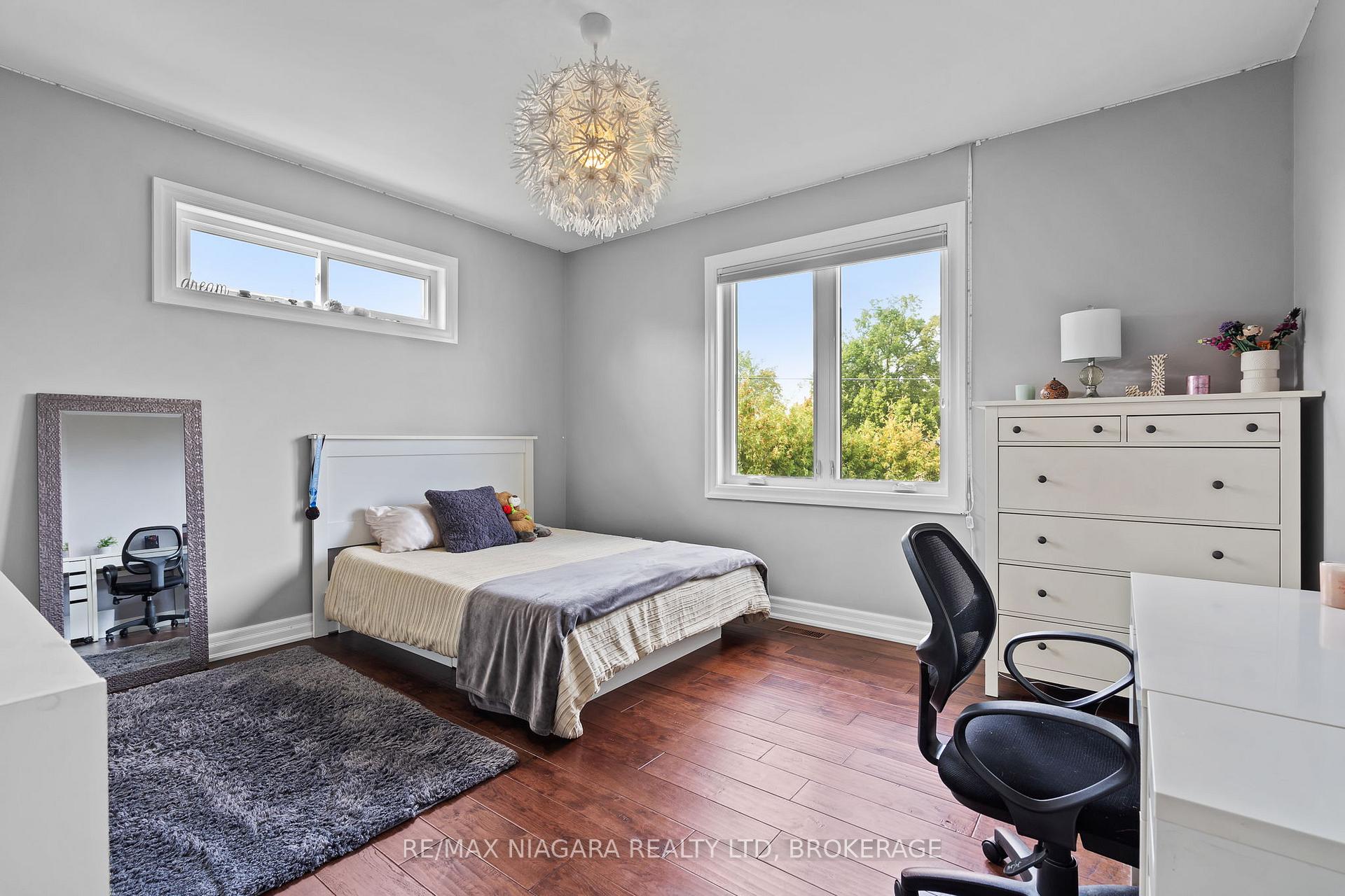 Photo 20 of 7 Parklane Crescent, St. Catharines, Glendale/Glenridge — HOMEH