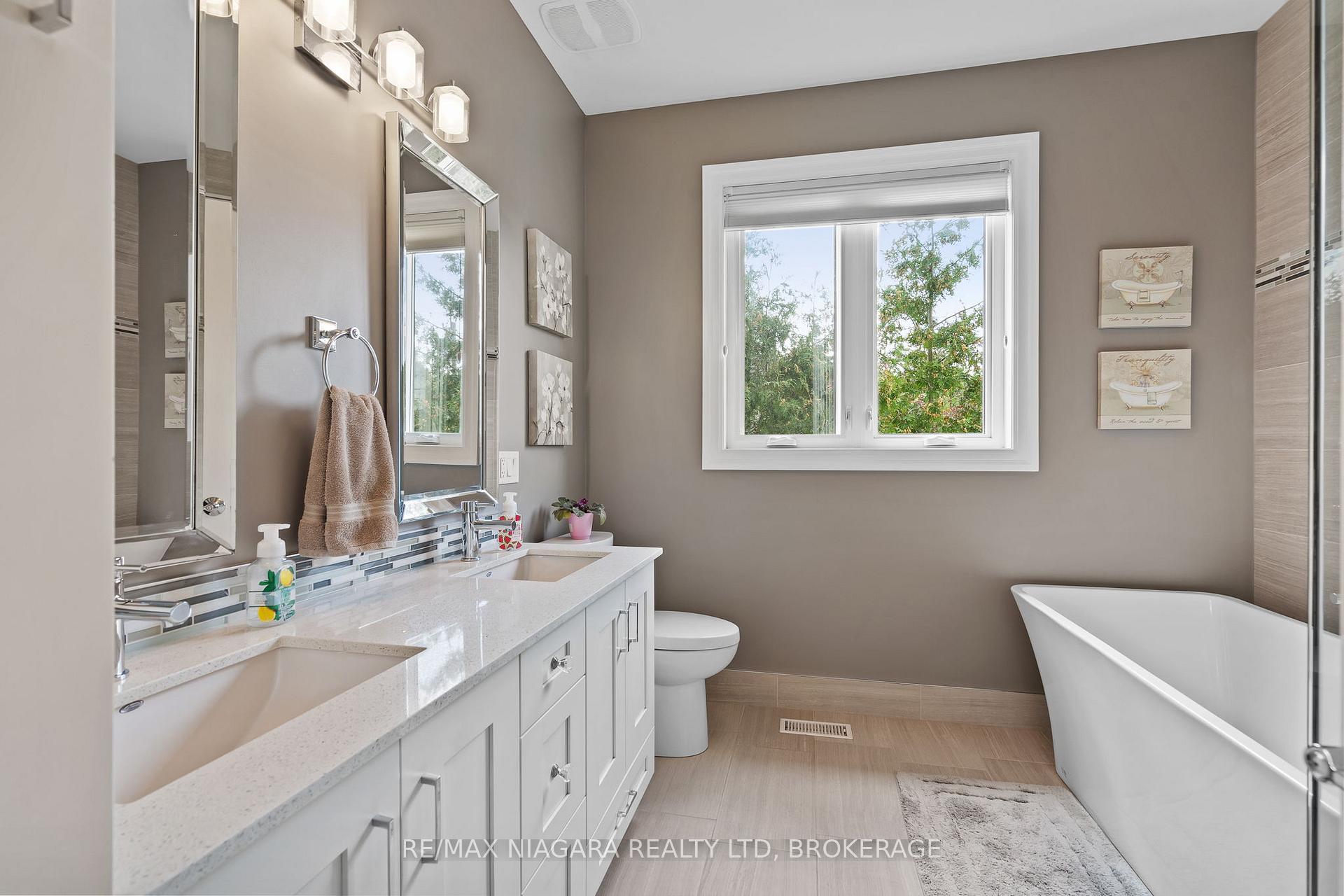 Photo 21 of 7 Parklane Crescent, St. Catharines, Glendale/Glenridge — HOMEH