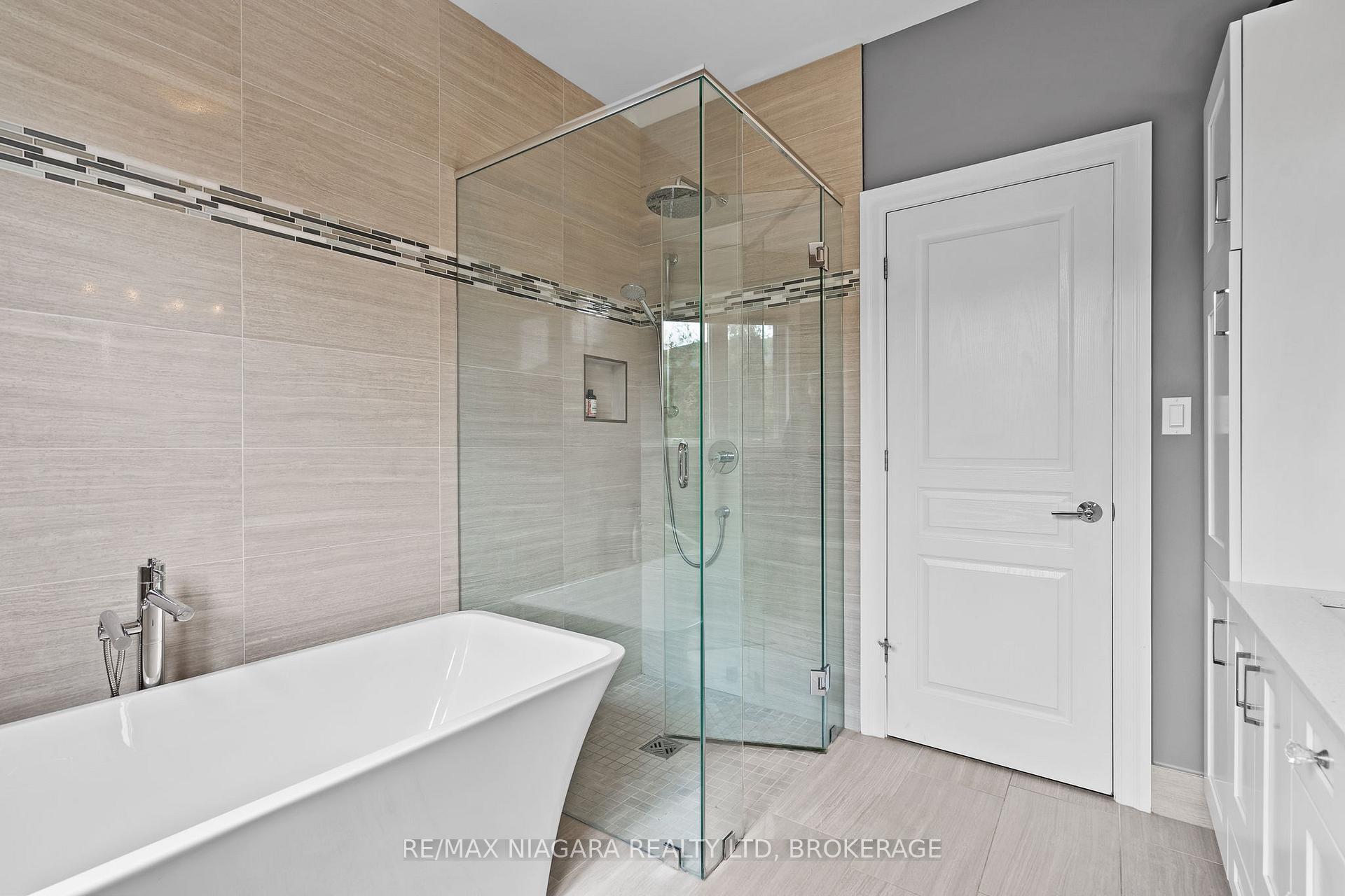 Photo 22 of 7 Parklane Crescent, St. Catharines, Glendale/Glenridge — HOMEH