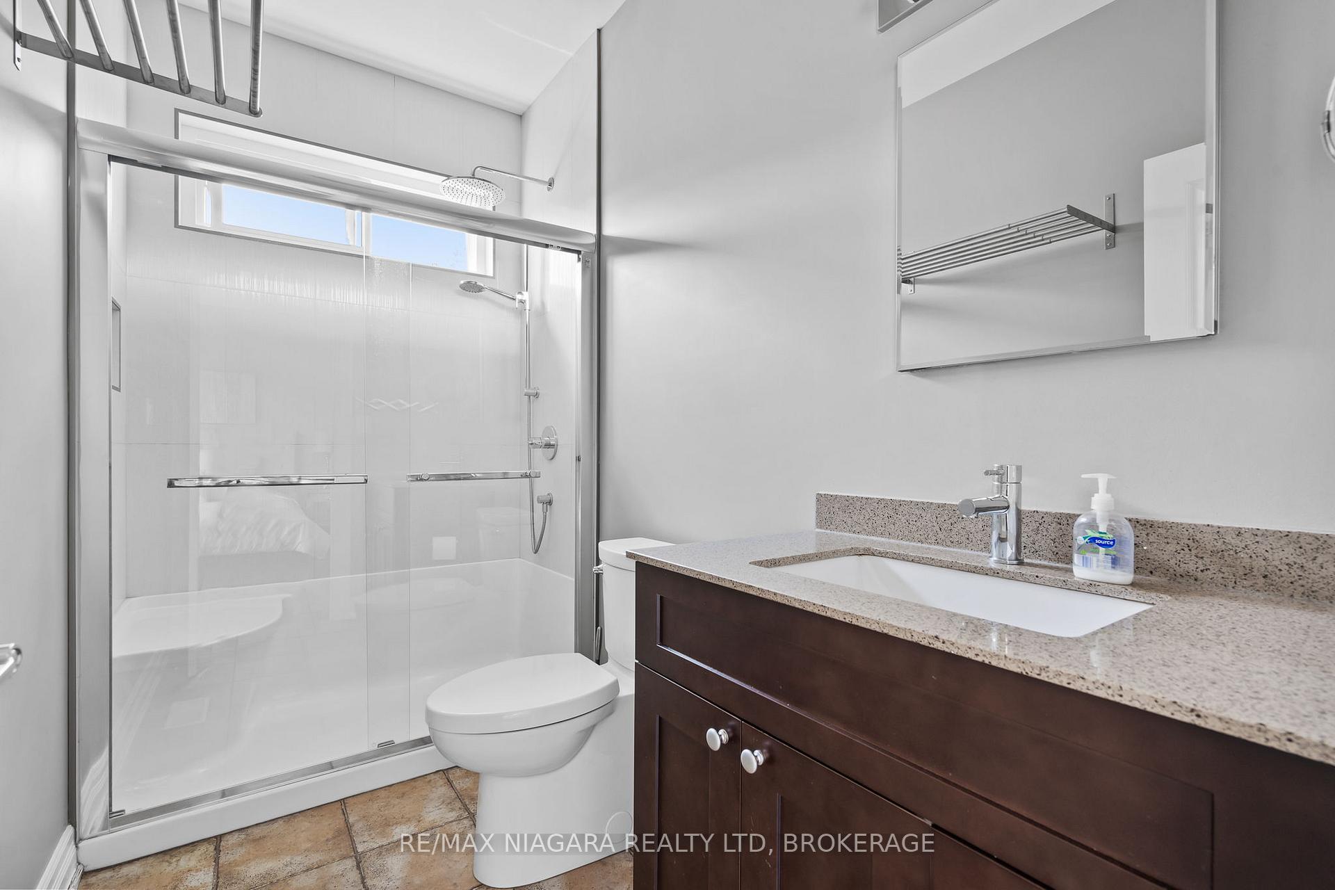 Photo 25 of 7 Parklane Crescent, St. Catharines, Glendale/Glenridge — HOMEH
