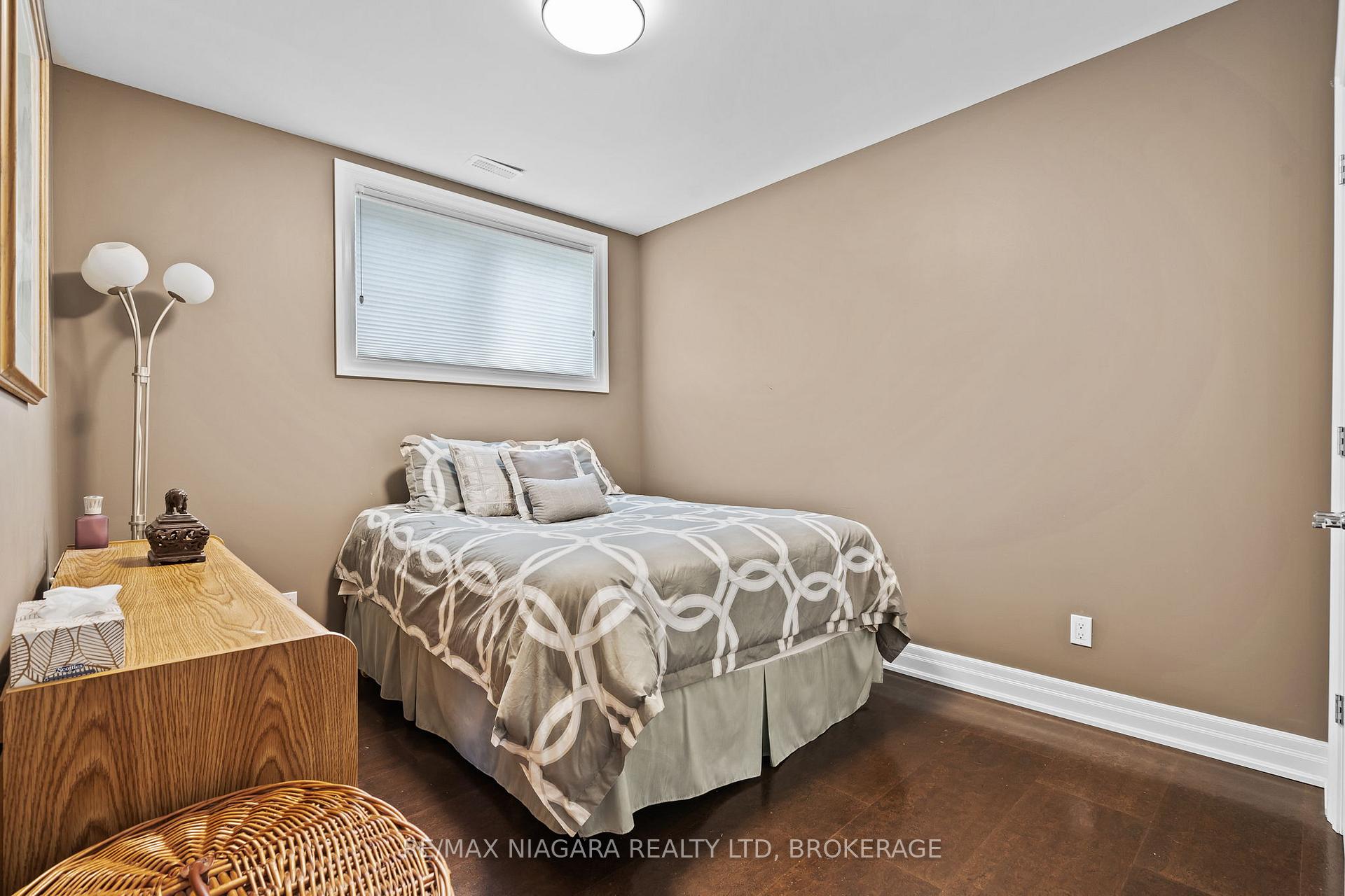 Photo 29 of 7 Parklane Crescent, St. Catharines, Glendale/Glenridge — HOMEH
