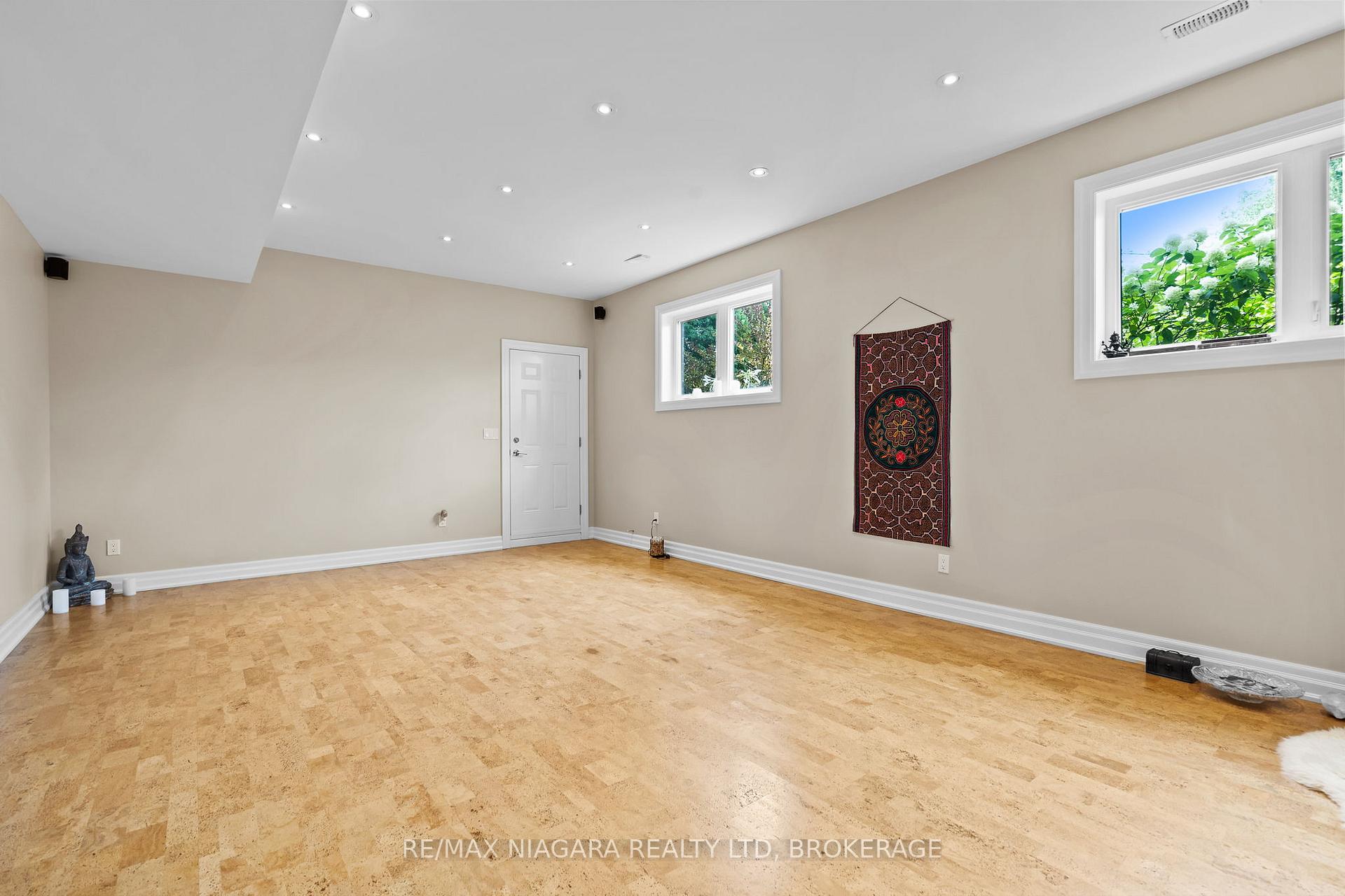 Photo 31 of 7 Parklane Crescent, St. Catharines, Glendale/Glenridge — HOMEH