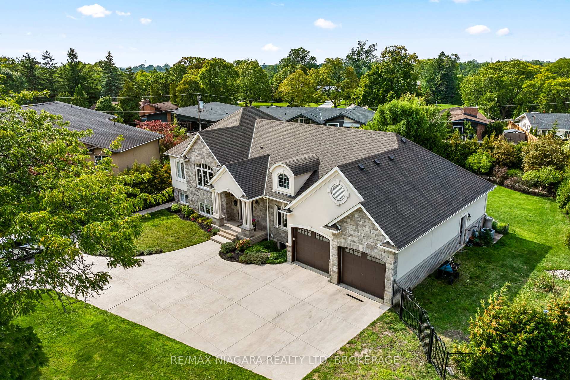 Photo 47 of 7 Parklane Crescent, St. Catharines, Glendale/Glenridge — HOMEH