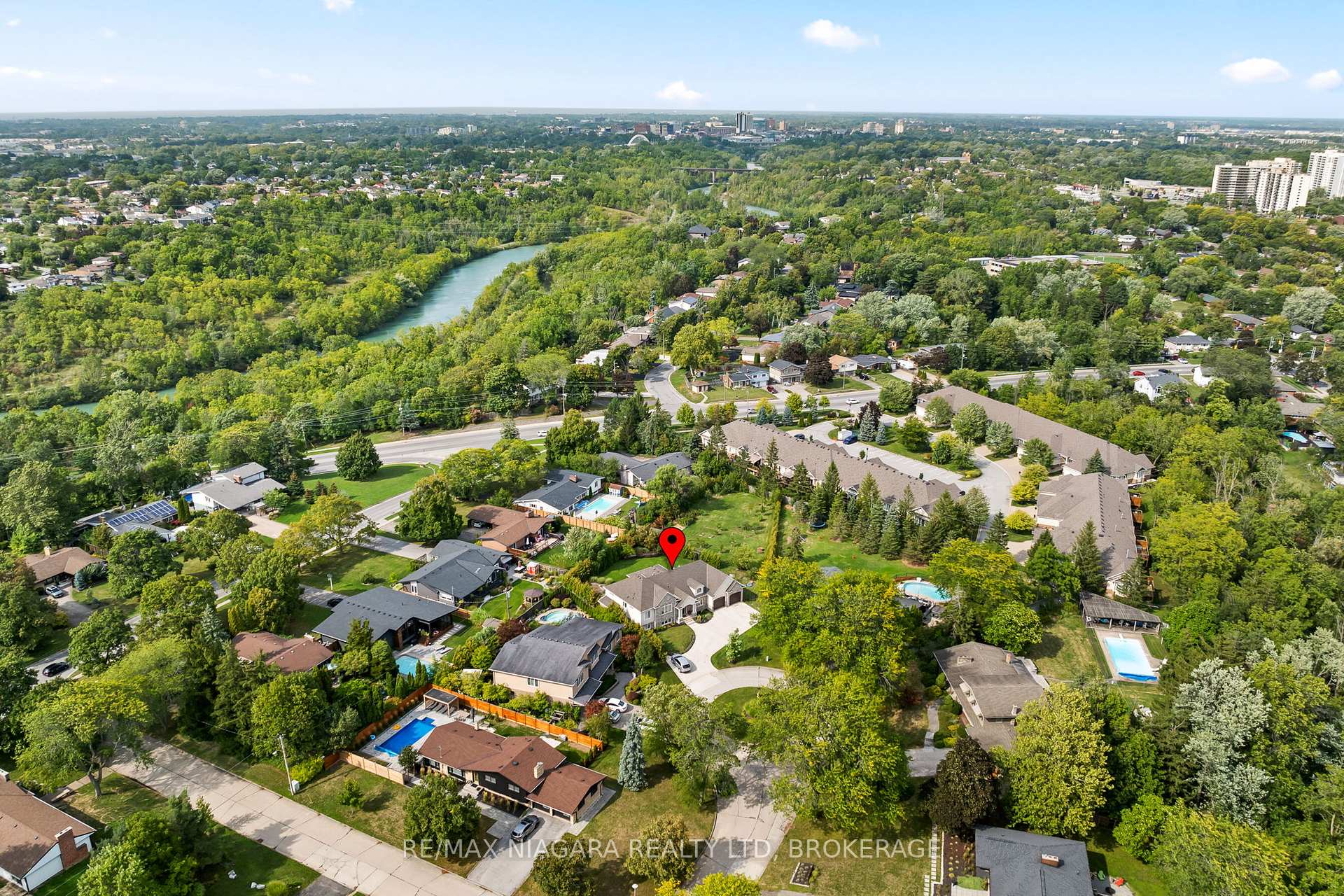 Photo 50 of 7 Parklane Crescent, St. Catharines, Glendale/Glenridge — HOMEH