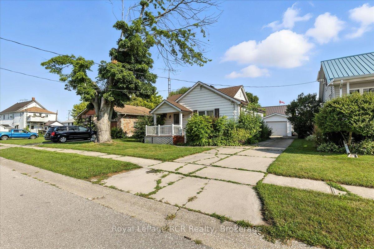 Photo 4 of 506 John Street, St. Clair — HOMEH