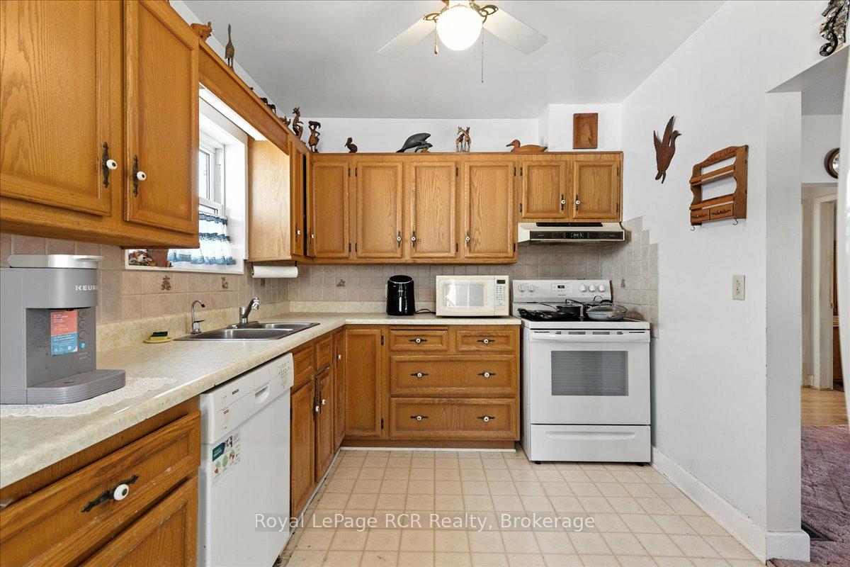 Photo 9 of 506 John Street, St. Clair — HOMEH