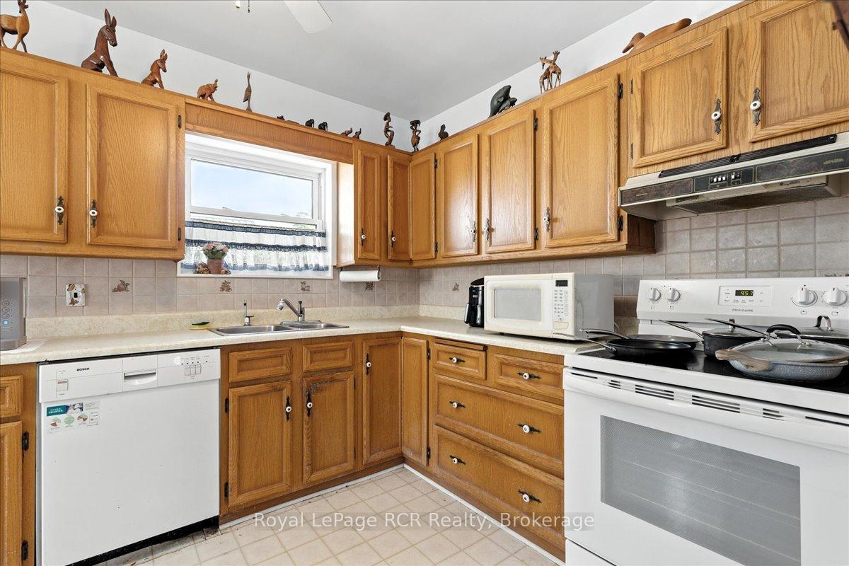Photo 10 of 506 John Street, St. Clair — HOMEH