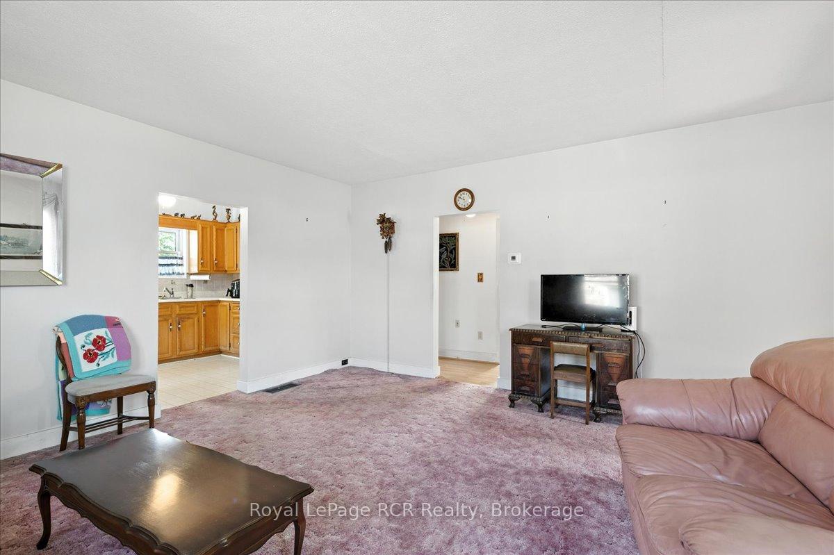 Photo 14 of 506 John Street, St. Clair — HOMEH