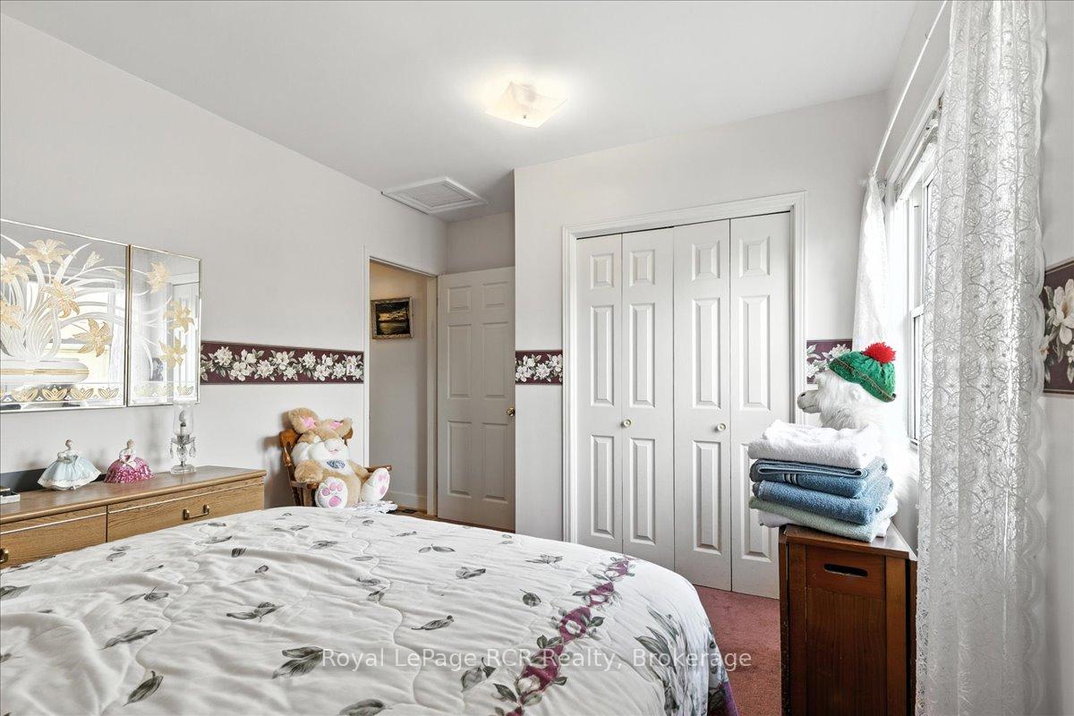 Photo 15 of 506 John Street, St. Clair — HOMEH