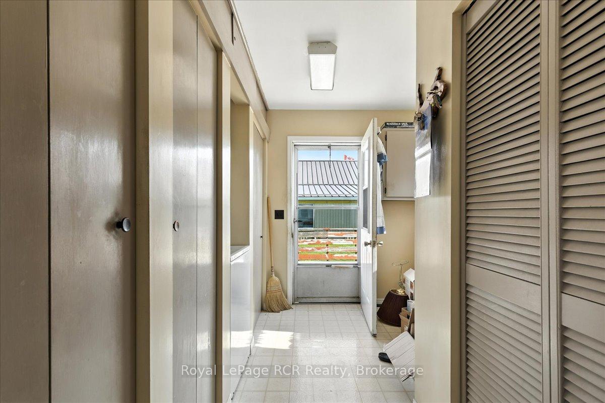 Photo 21 of 506 John Street, St. Clair — HOMEH