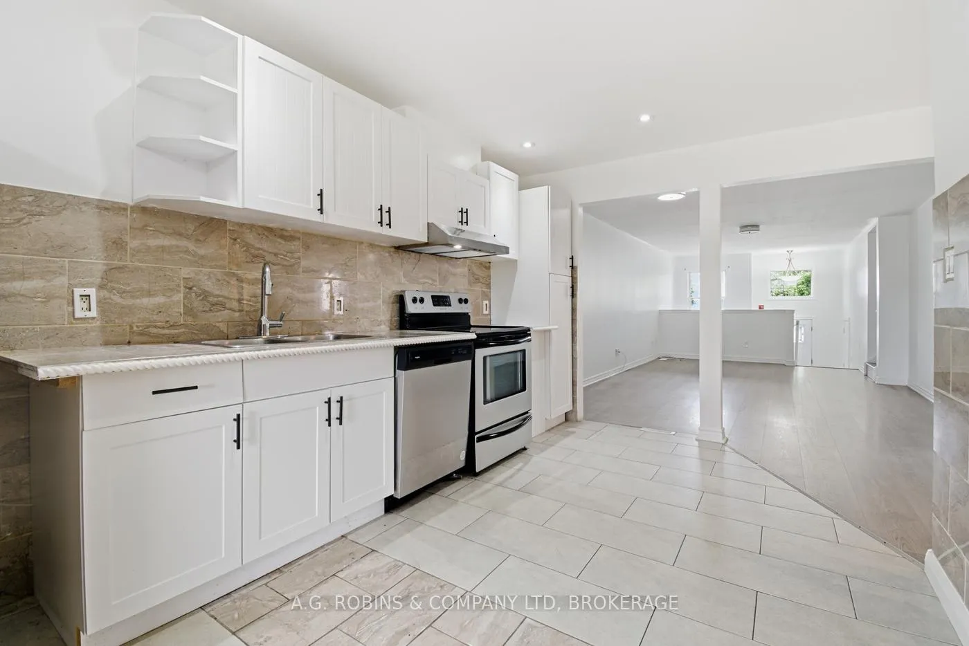 Photo 13 of 8 McBride Drive, St. Catharines, Rykert/Vansickle — HOMEH