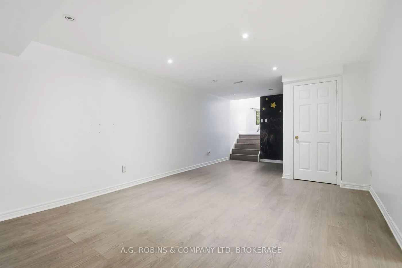 Photo 23 of 8 McBride Drive, St. Catharines, Rykert/Vansickle — HOMEH
